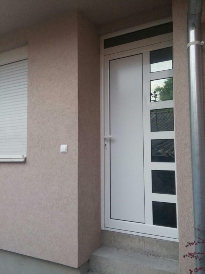 Ariana Apartman 크라구예바츠 외부 사진